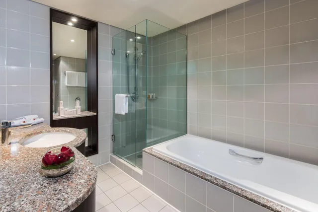 Superior, Twin Beds, 2 King Beds, Grand Millennium Auckland 5/7