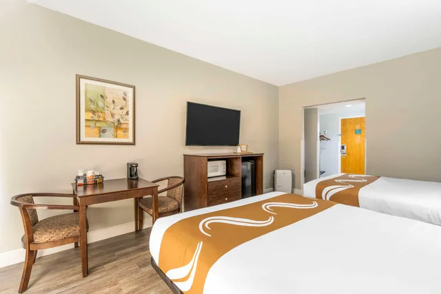 Room, Queen Bed, Quality Inn Conference Center At Citrus Hills 3/4