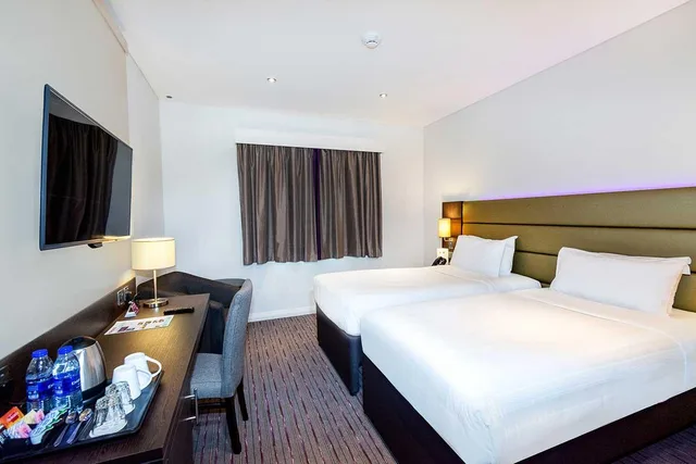 غرفة قياسية بسريرين منفصلين، Premier Inn Dubai Al Jaddaf 1/1