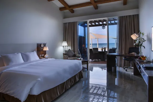 Beach, Chalet, King Bed, Terrace، Danat Jebel Dhanna Resort 1/3