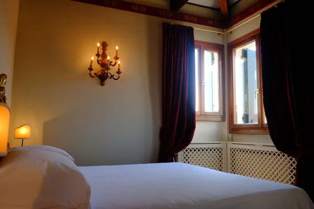 Tower, Panoramic, Queen Bed, Canal View، Hotel La Calcina 2/3