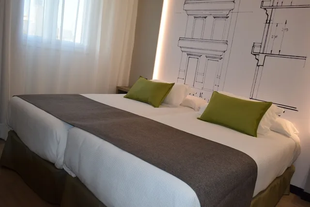 غرفة كلاسيكية بسرير مزدوج بشرفة، Sercotel Hotel Parque 2/3