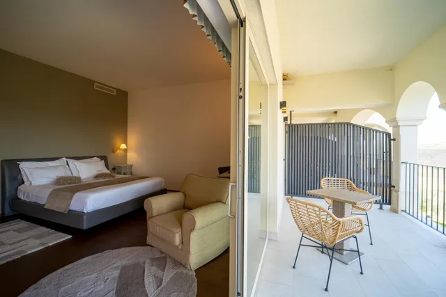 جناح جونيور بشرفة، Wine Residence Cattunar 8/10
