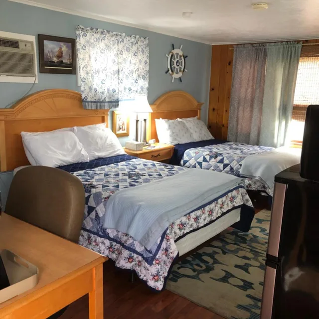 غرفة كبيرة بسرير مزدوج، Hills Motel & Marina 1/3