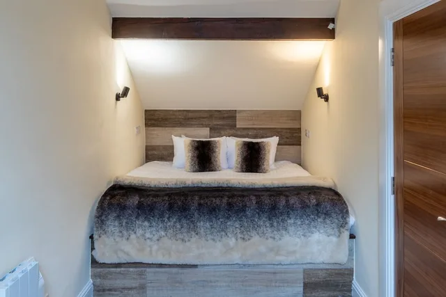 2 Bedrooms, Duplex, Apartment, King Bed, Bunk Bed, Two Story، Lakes Hotel and Spa (ex The Burnside Hotel and Spa) 1/3