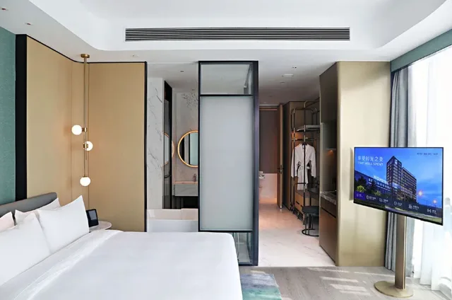 Deluxe, Double Bed, Lake View, Novotel Shanghai Wanyuan 1/4