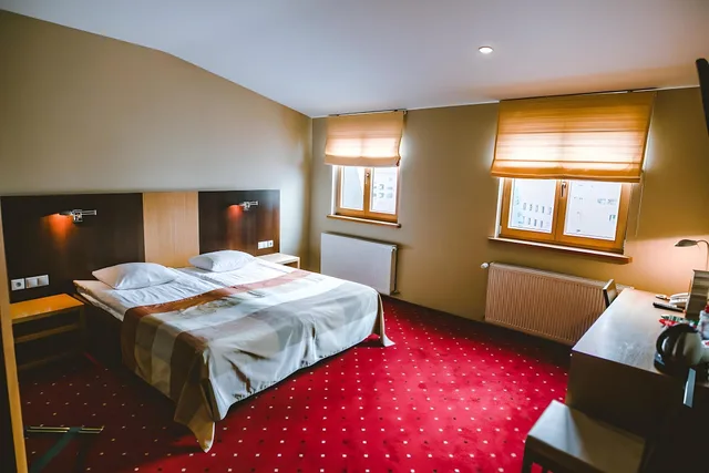 غرفة سوبيريور بسرير مزدوج وسريرين منفصلين، Hanza Hotel 1/1