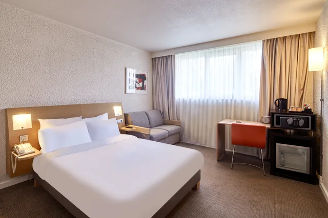 غرفة سوبيريور بسرير مزدوج، B&B Hotel Cergy Port 4 Stars 3/4