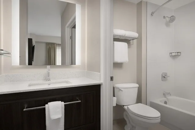 1 Bedroom, Suite, Queen Bed, Sofa, Residence Inn by Marriott Charlotte SouthPark 3/5