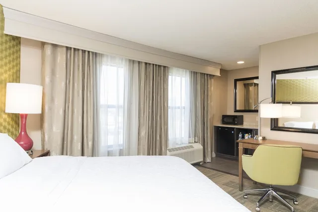 استوديو بسرير كينج مع أريكة، Hampton Inn Mt Pleasant 2/3