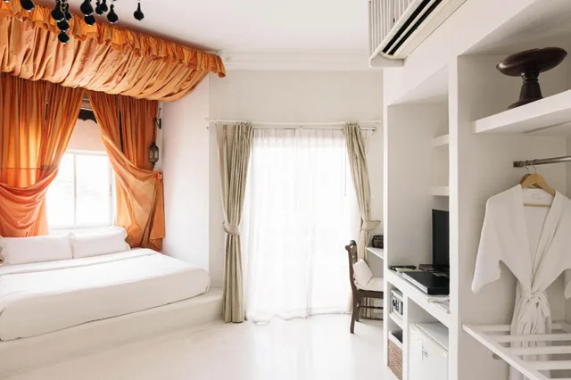 Superior, At Niman Conceptual Home 2/2