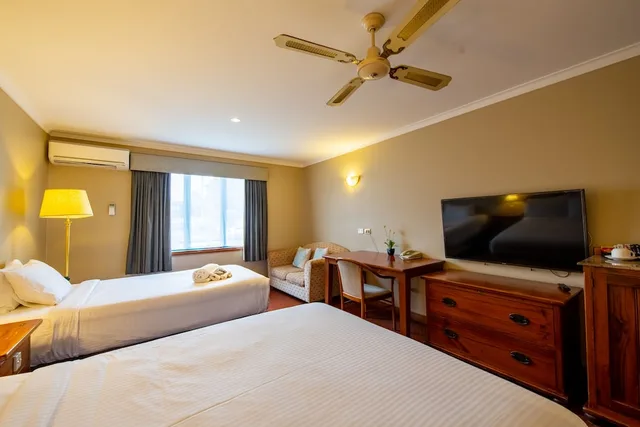 غرفة كومفورت بسرير كوين وسرير فردي، Gateway On Monash Boutique Hotel 1/4