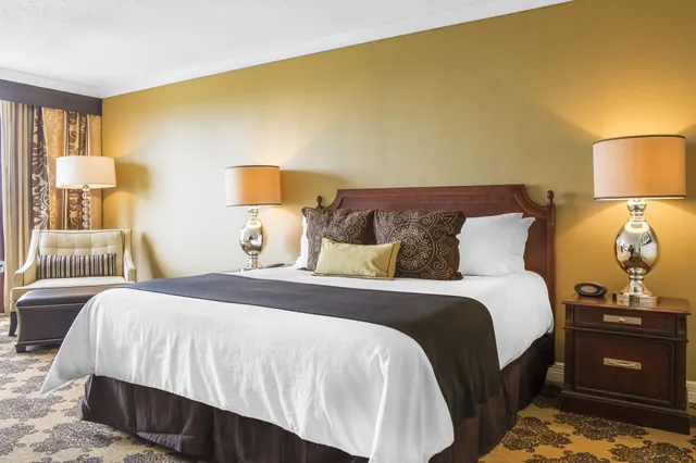 غرفة سيغنتشر بريميير بسرير كينج لذوي الإعاقة، Omni Houston Hotel 5/10