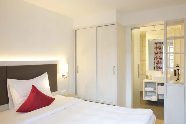 غرفة بريستيج بسرير كوين، Zeitgeist Vienna Hotel 2/5