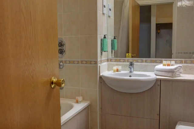 غرفة عائلية، The Watermill Hotel, Sure Hotel Collection By Best Western 3/3