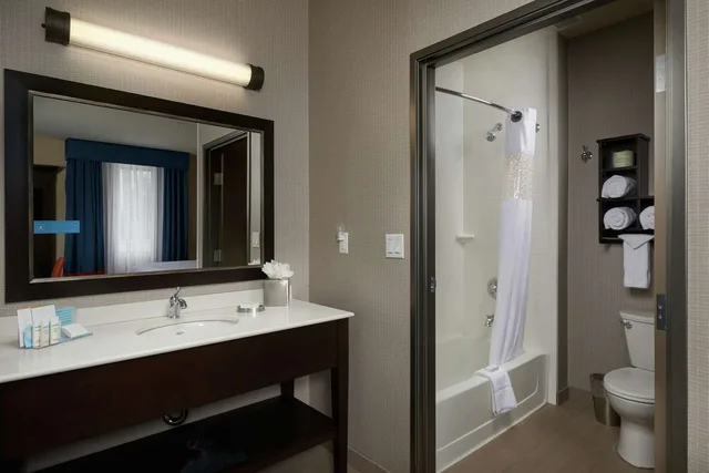 استوديو بسرير كينج، Hampton Inn Suites Portland Vancouver 1/3