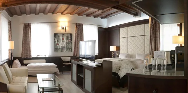 Triple, Street View, Annex، Grand Hotel 9/9