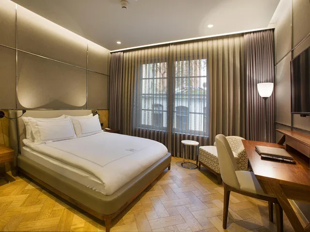 غرفة تنفيذية، FER HOTEL 1/3
