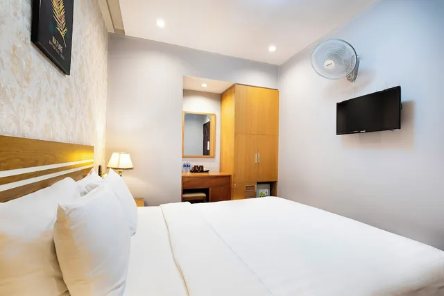 غرفة سوبيريور بسرير كوين، Lucky Star Hotel 266 De Tham 2/10