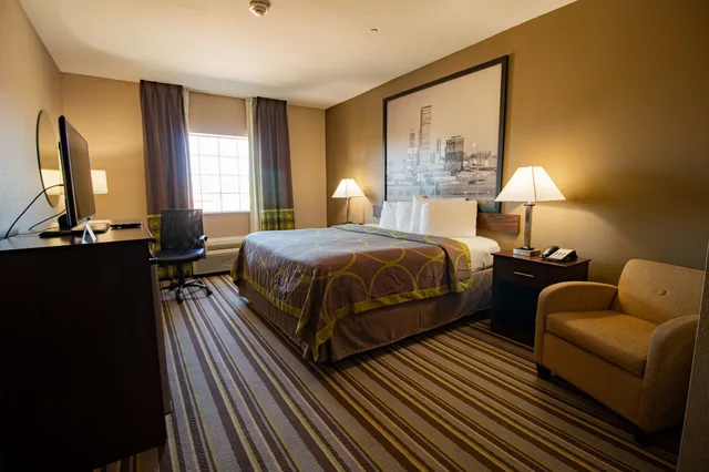 Standard, King Bed, Surestay Plus By Best Western Owasso Tulsa North 2/7