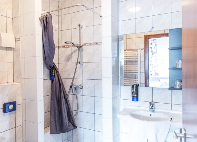 Room, Queen Bed, Hotel Tum Stuurmann 8/8