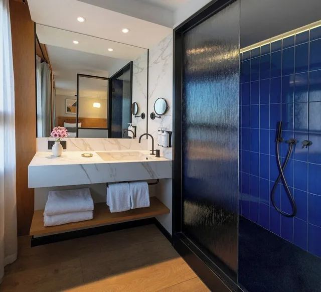 Essential, Queen Bed، Kimpton Vividora Barcelona 9/9