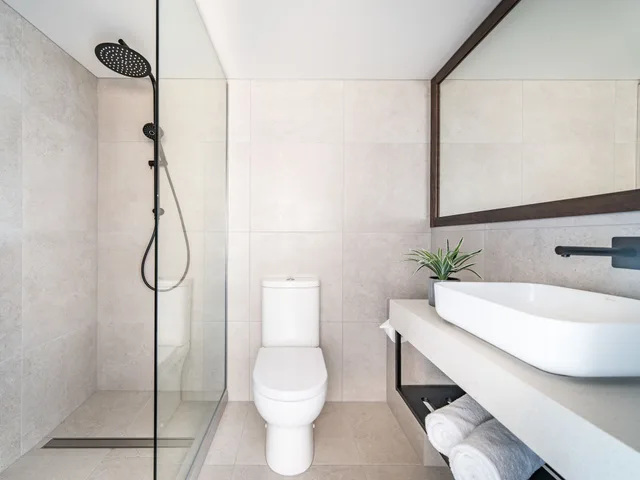 غرفة بسرير كينج بإطلالة على البحيرة، Kamana Lakehouse 4/6