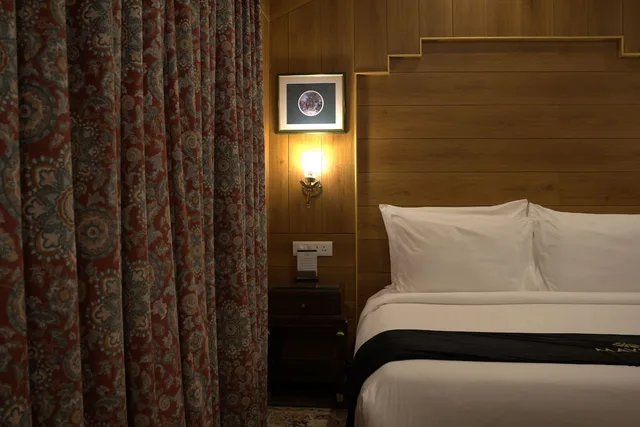 Orchid, Deluxe, Double Bed، MAYFAIR Darjeeling 2/3