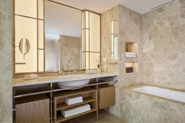Signature, Suite, King Bed, The Ritz-Carlton Wolfsburg 5/6