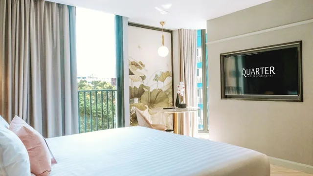 غرفة ديلوكس ركنية بسرير كينج، The Quarter Ploenchit by UHG 1/6