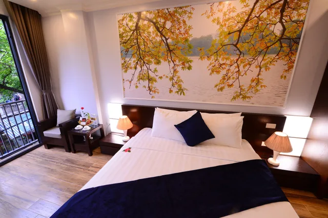 Junior Suite, King Bed, City View, Bella Rosa Hotel 2/6