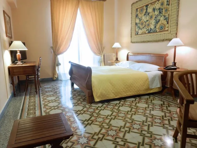 Room, Quadruple, Double and Twin Beds, Palazzo Pantaleo 1/1