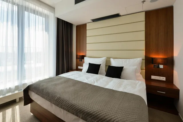 Suite, Grid Hotel 1/7