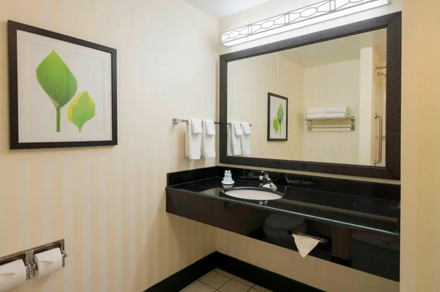غرفة، Fairfield Inn Suites Huntingdon Route 22 Raystown Lake 3/4