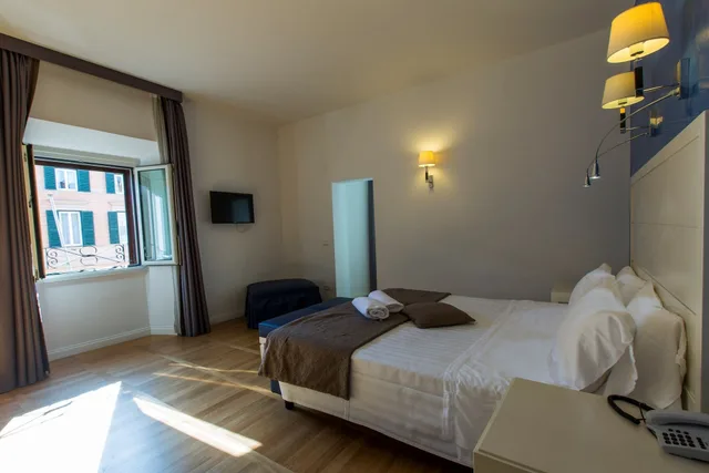غرفة ديلوكس رباعية، FLORIS HOTEL 1/5