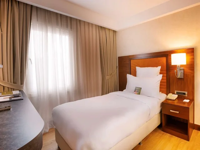 غرفة ديلوكس بسرير مزدوج مع أريكة، Mercure Istanbul Bakirkoy Hotel 3/10