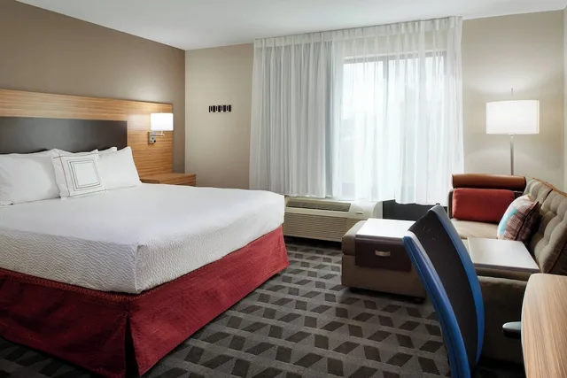 Room, King Bed, Sofa, Accessible, Towneplace Suites Richmond 1/2