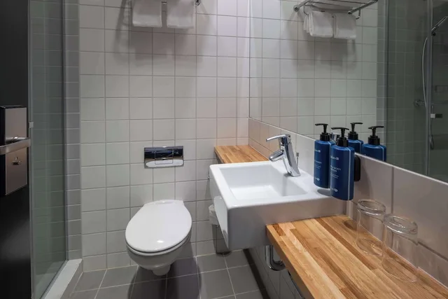 جناح جونيور، Radisson Blu 1919 Hotel Reykjavik 8/10