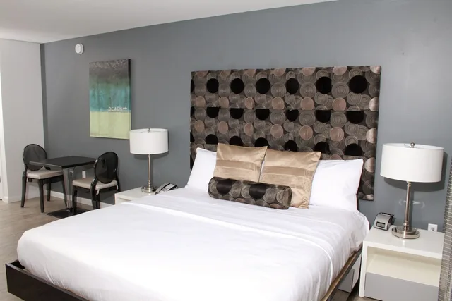 غرفة تنفيذية بسرير كينج، Lotus Boutique Inn Suites 4/4