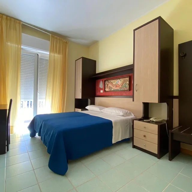 Economy, Double or Twin Bed, Balcony, Hotel Plaza 4/10