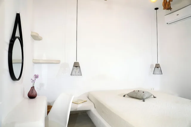 جناح غراند بسرير كينج وسريرين منفصلين بإطلالة على البحر بغرفة نوم واحدة، Irida Luxury Apartments 5/6
