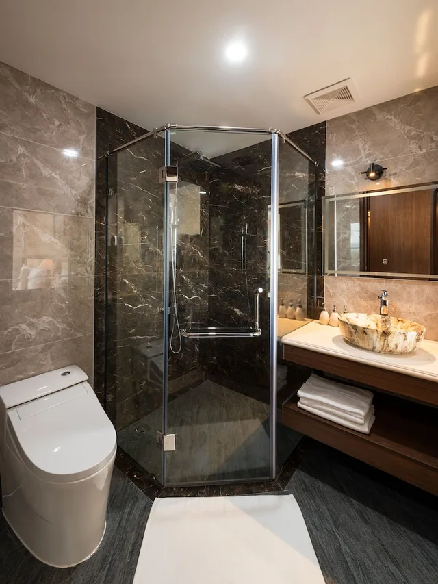 غرفة ديلوكس بسرير كوين وسرير فردي بإطلالة على الحديقة، Aquasun Hotel 5/7