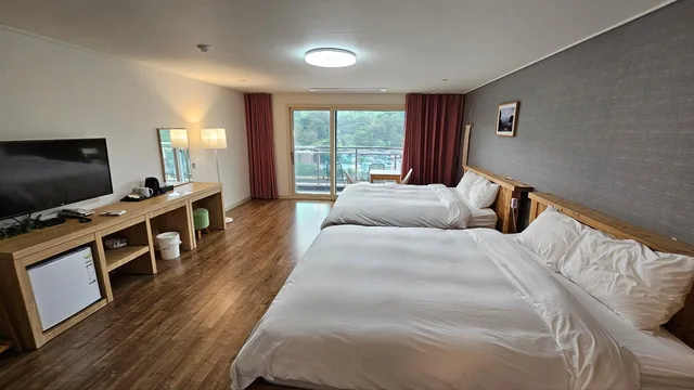 غرفة بإطلالة على المرفأ، Cheonjiyeon Crystal Hotel 1/1