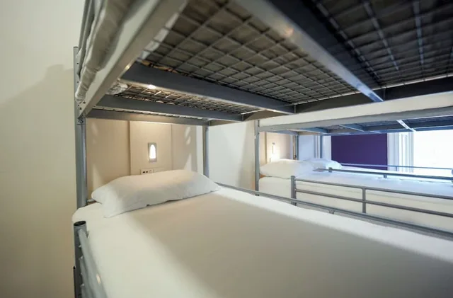 Mixed Dorm, Standard, 18 Beds, Shared Bathroom، The West End Hotel 2/7