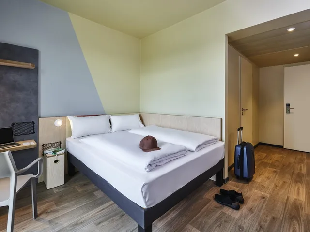 غرفة قياسية بسرير مزدوج لذوي الإعاقة، Ibis Budget Singen 1/3