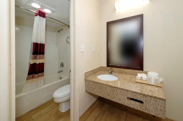 Standard, 2 Double Beds, Red Roof Inn New Orleans Westbank 4/4