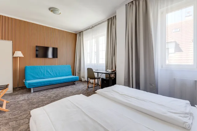 غرفة رباعية بسرير مزدوج مع أريكة، Andante Hotel 8/10