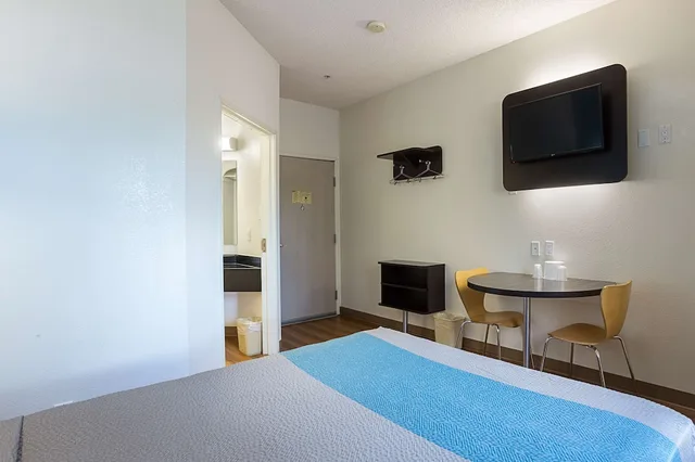 غرفة بسرير كوين، Motel6 Page, AZ 3/4