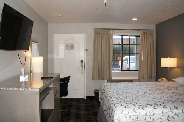 غرفة بسرير كوين، Americas Best Value Inn Milpitas Silicon Valley 3/7