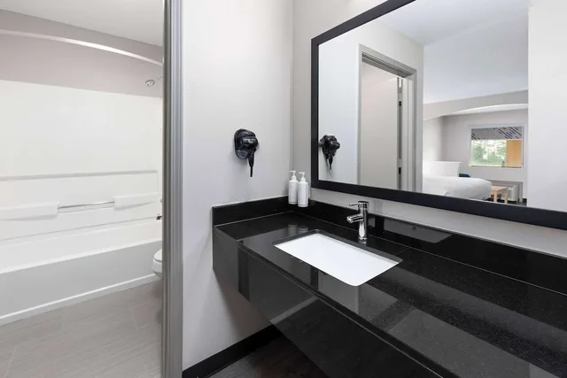 غرفة بسريرين كوين، Days Inn by Wyndham North Little Rock/ Maumelle 6/8